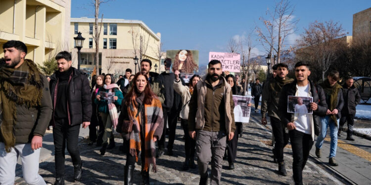 “Öğrencilerden Gülistan Doku İçin Yürüyüş ve Mücadele Çağrısı”