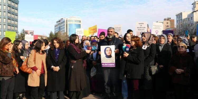 Amed’te Kadınlardan Rojîn için Eylem