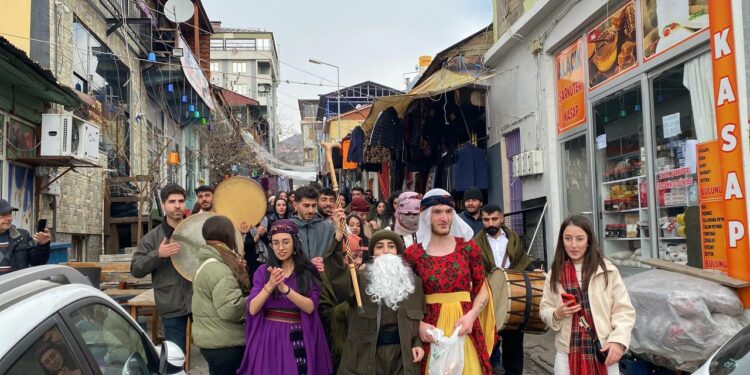 Öğrencilerden Serê Salê Kutlaması