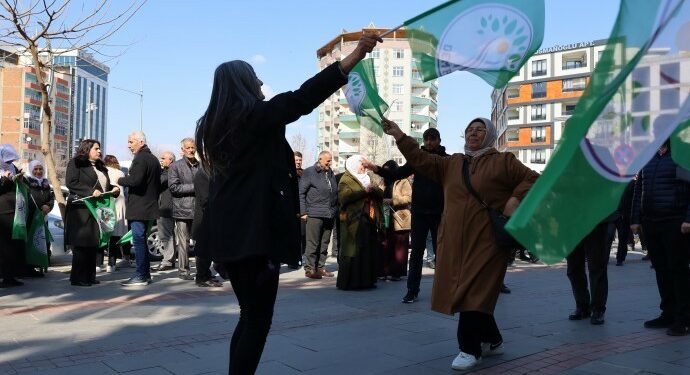 Tarihi Açıklama İçin Halk Amed’e Akıyor