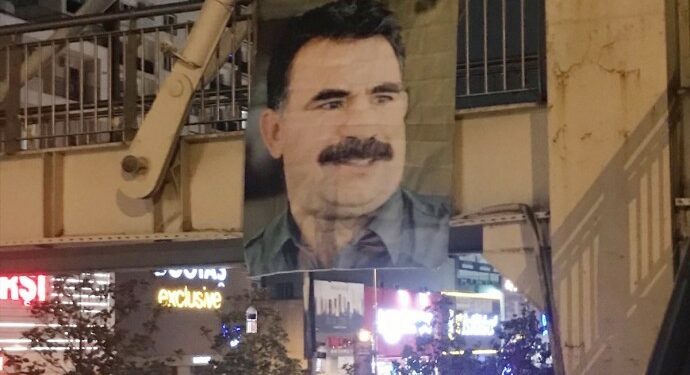 Gençlerden Komplo Protestosu