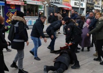 Kadın Yürüyüşünde 18 Gözaltı