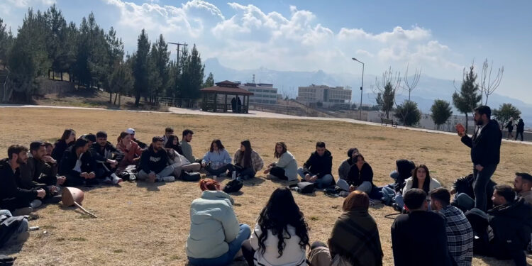 Şırnex’te Üniversite Öğrencileri Anadil Etkinliği Düzenledi