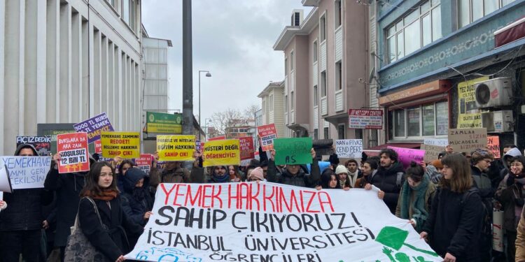 Öğrencilerden Zam Protestosu