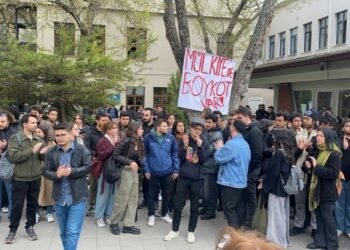 Çok Sayıda Öğrenci Gözaltına Alındı