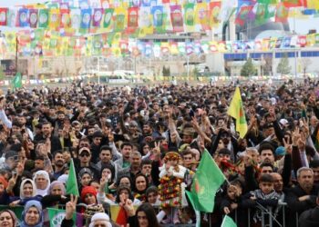 Êlih Halkı Newroz’a Aktı