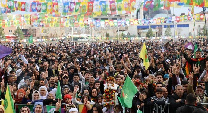 Êlih Halkı Newroz’a Aktı