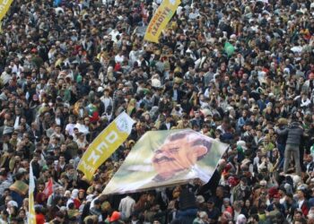 İstanbul Newroz’una Yüzbinler Aktı