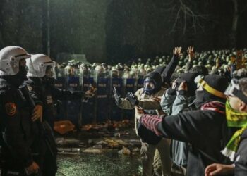 Birçok Kentte Ev Baskınları