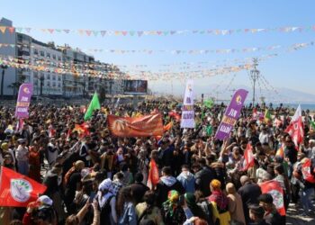 İzmir’de Newroz Coşkusu