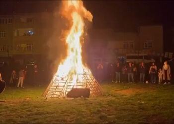 Gençlerden İstanbul’da Newroz Kutlaması
