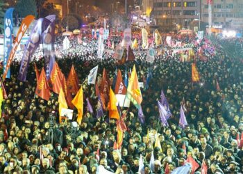 İstanbul ve İzmir’de Ev Baskınları