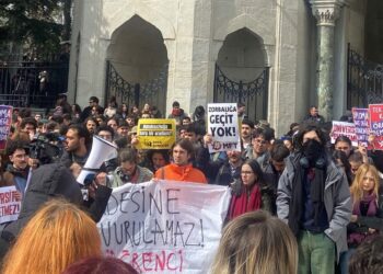 Öğrencilerden İmamoğlu’na Destek Eylemi