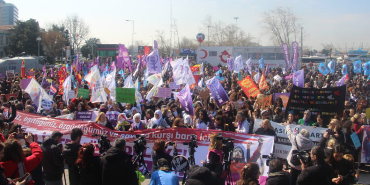 Kadıköy’de 8 Mart Kutlaması