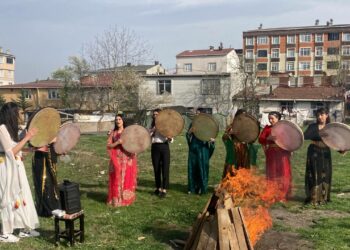 Avcılar’da Genç Kadınlar Newroz’u Coşkuyla Kutladı