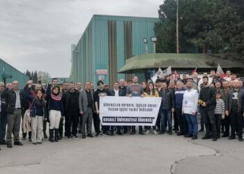 Öğrenciler Grevdeki İşçileri Ziyaret Etti