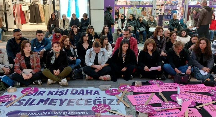 İskenderun’da Kadın Katliamları Protestosu