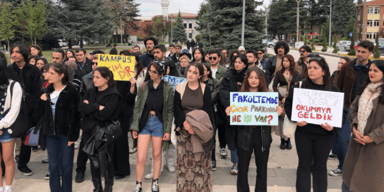 Eskişehir’de Öğrencilerden Yürüyüş