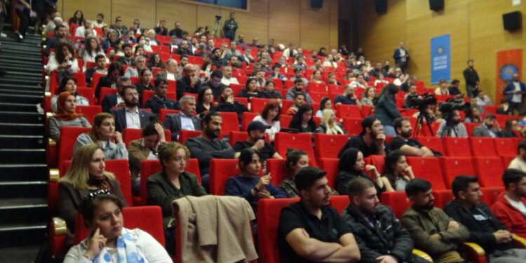 Amed’te Gençlik Buluşması