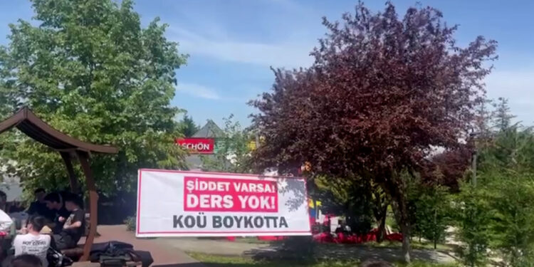 Kocaeli Üniversitesi’nde Boykot Sürüyor
