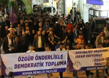 Adana’da Halk Buluşması Öncesi Yürüyüş