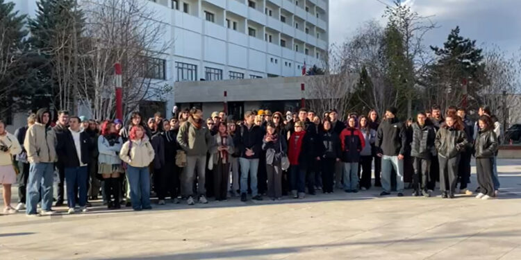 ”Kayyum Rektörlerin Keyfi kararlarına Boyun Eğmeyeceğiz”