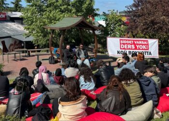 Boykottaki Öğrencilere Dayanışma Dersi