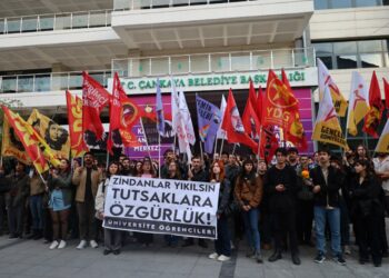 Öğrenciler Gözaltı ve Tutuklamaları Protesto Etti