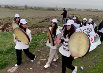 Gençlerin Amara Yürüyüşü Sürüyor