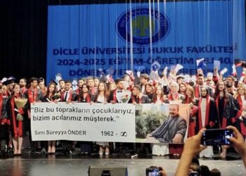 Dicle’de Öğrenciler Sırrı Süreyya Önder’i Andı