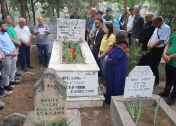 Şerzan Kurt Mezarı Başında Anıldı