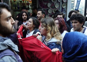 İstanbul’da 2 Genç Tutuklandı