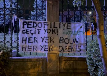 Öğrencilerden Diyanet’e Pankartlı Protesto