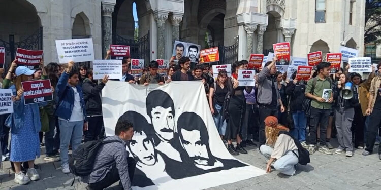 Öğrencilerden ‘Üç Fidan’ Anması