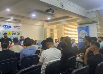 Sêrt’te ‘Demokratik Toplum’ Paneli