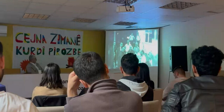 Öğrencilerden Kürt Dili Paneli