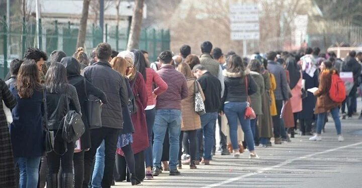 ‘Gençler İşsizliğe Mahkûm Ediliyor’