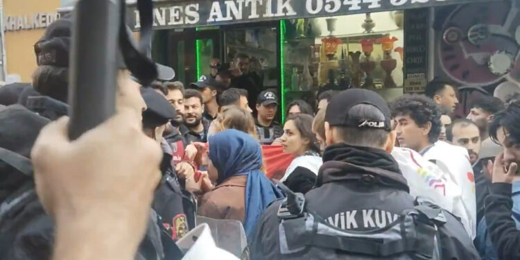 Gençlerin Anma Yürüyüşüne Müdahale