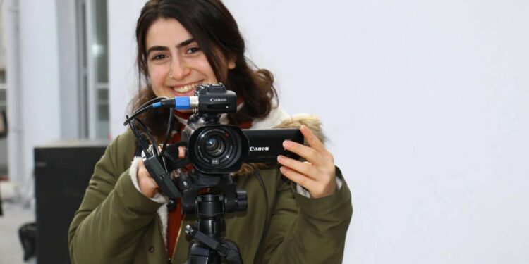 Gazeteci Öznur Değer Tahliye Edildi