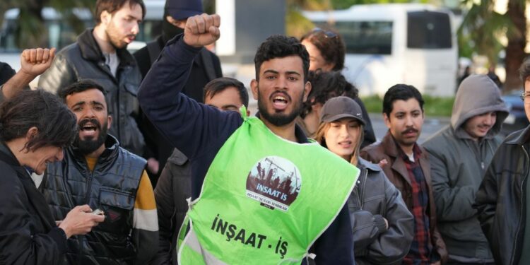 Emek Özgürleştiriyor