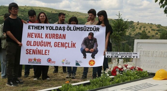 Ethem Sarısülük Mezarı Başında Anıldı