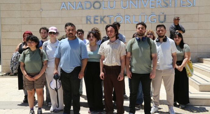 Anadolu Üniversitesi’nde Soruşturma Protestosu