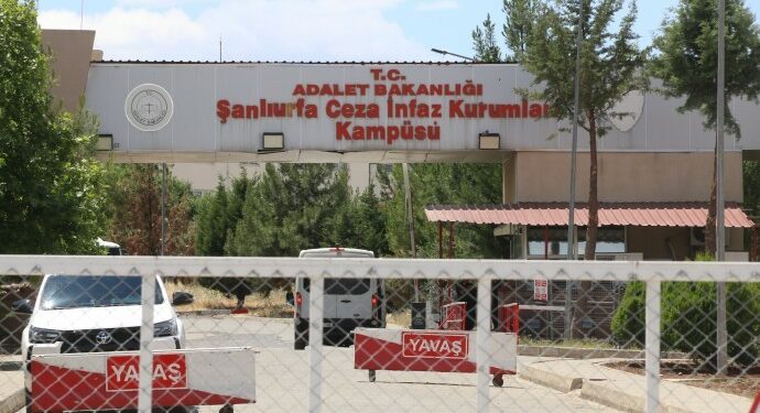 Görüşlerde Çıplak Arama İşkencesi