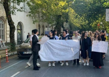 YTÜ Öğrencilerinden Alternatif Mezuniyet Töreni