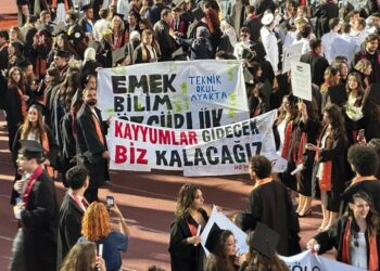 İTÜ Mezuniyet Töreninde Protesto