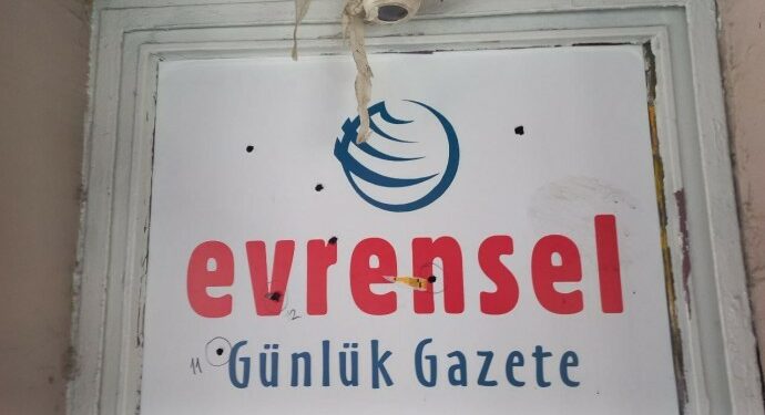 Evrensel Gazetesinin Bürosu Kurşunlandı