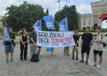 Liselilerin LGS Protestosu Sürüyor