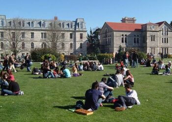 Üniversitelerde Akademik Kadro Krizi