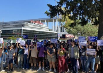 Babazade’nin Deport Edilme Girişimi Protesto Edildi