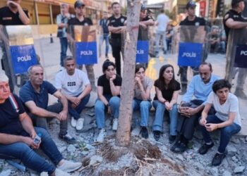 Êlih’te Polis Korumasında Ağaç Kıyımı